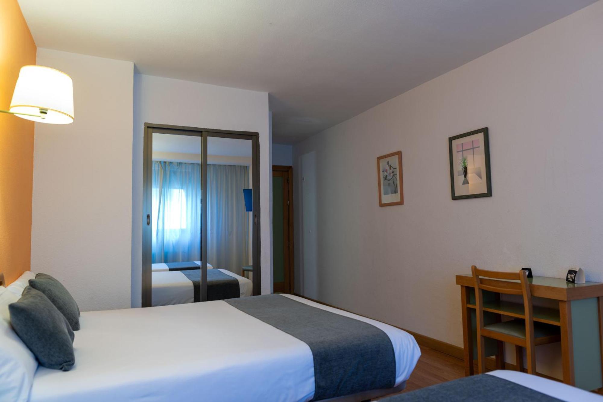 Hotel Alda Ґіхуело Екстер'єр фото