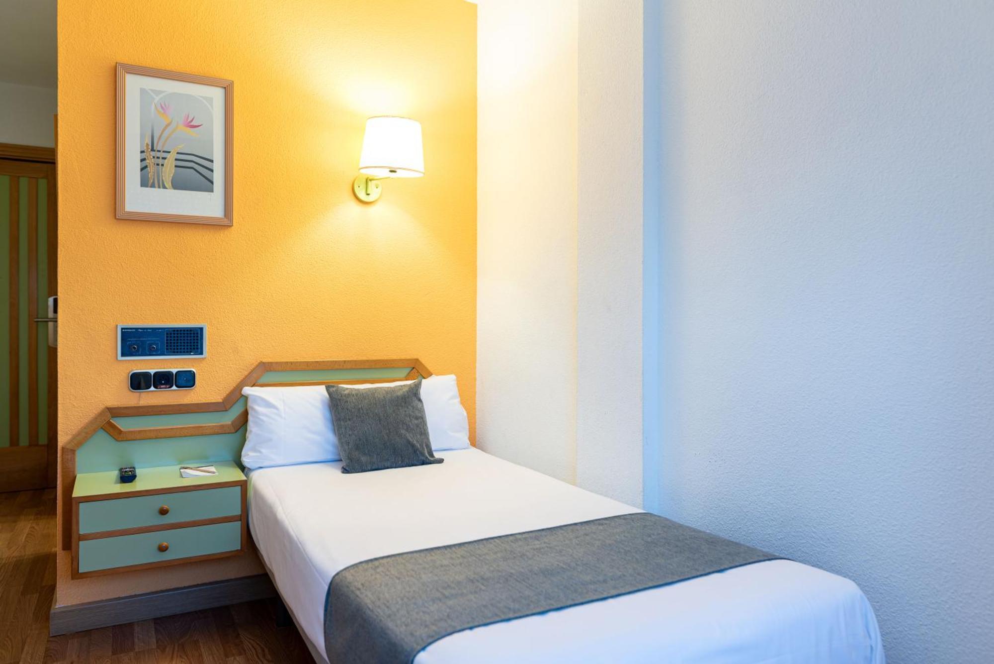 Hotel Alda Ґіхуело Екстер'єр фото