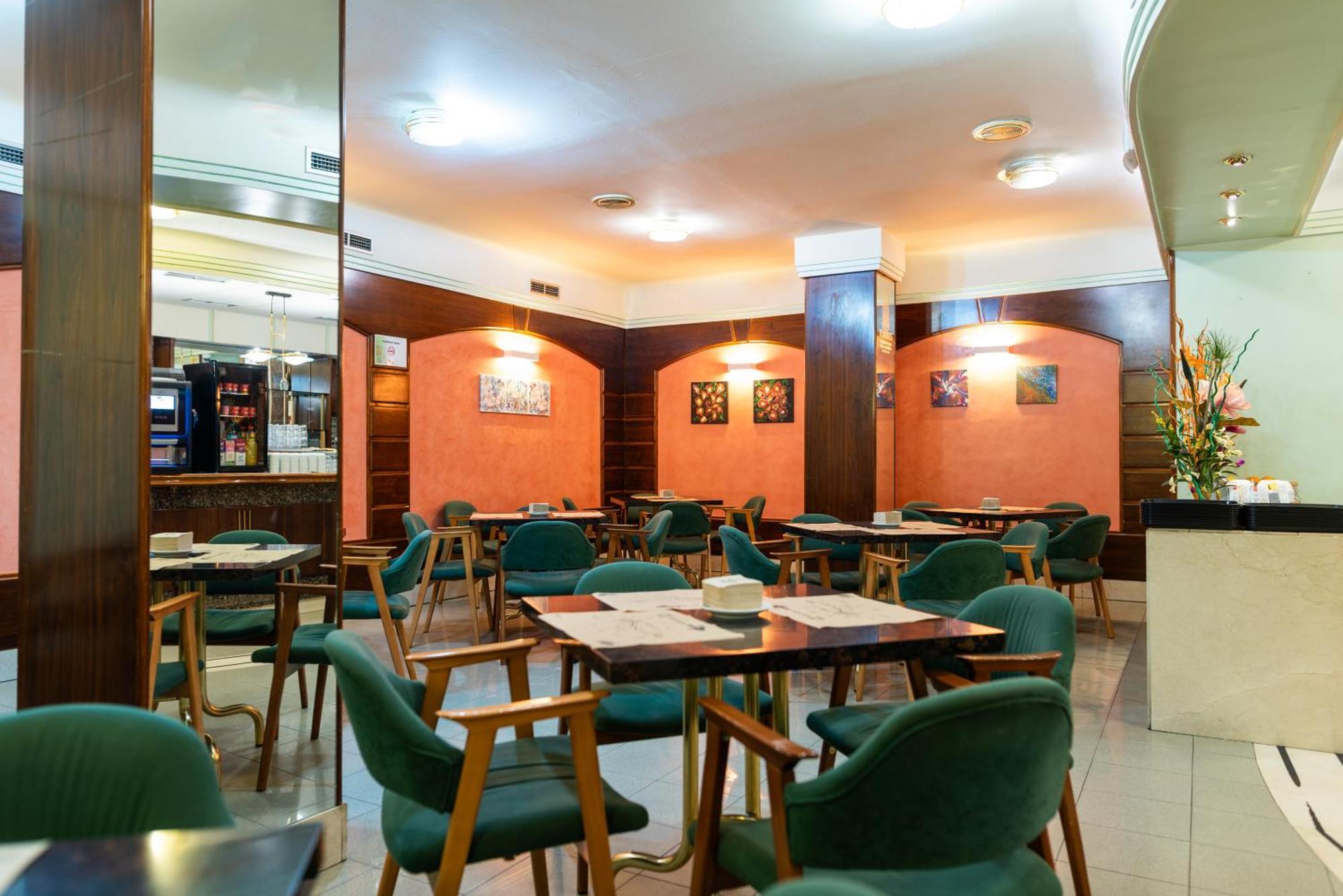 Hotel Alda Ґіхуело Екстер'єр фото
