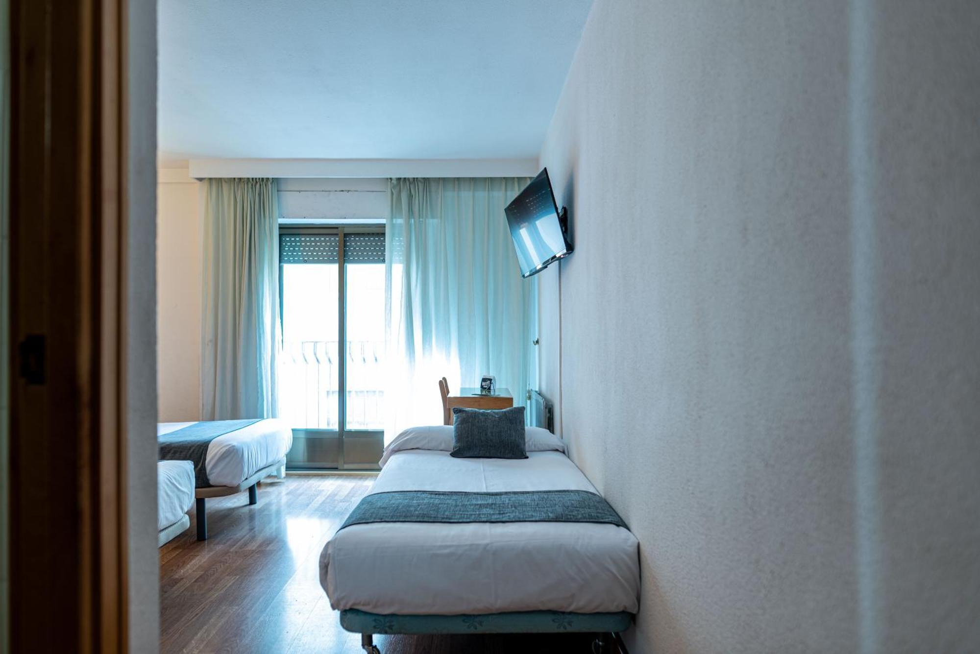 Hotel Alda Ґіхуело Екстер'єр фото