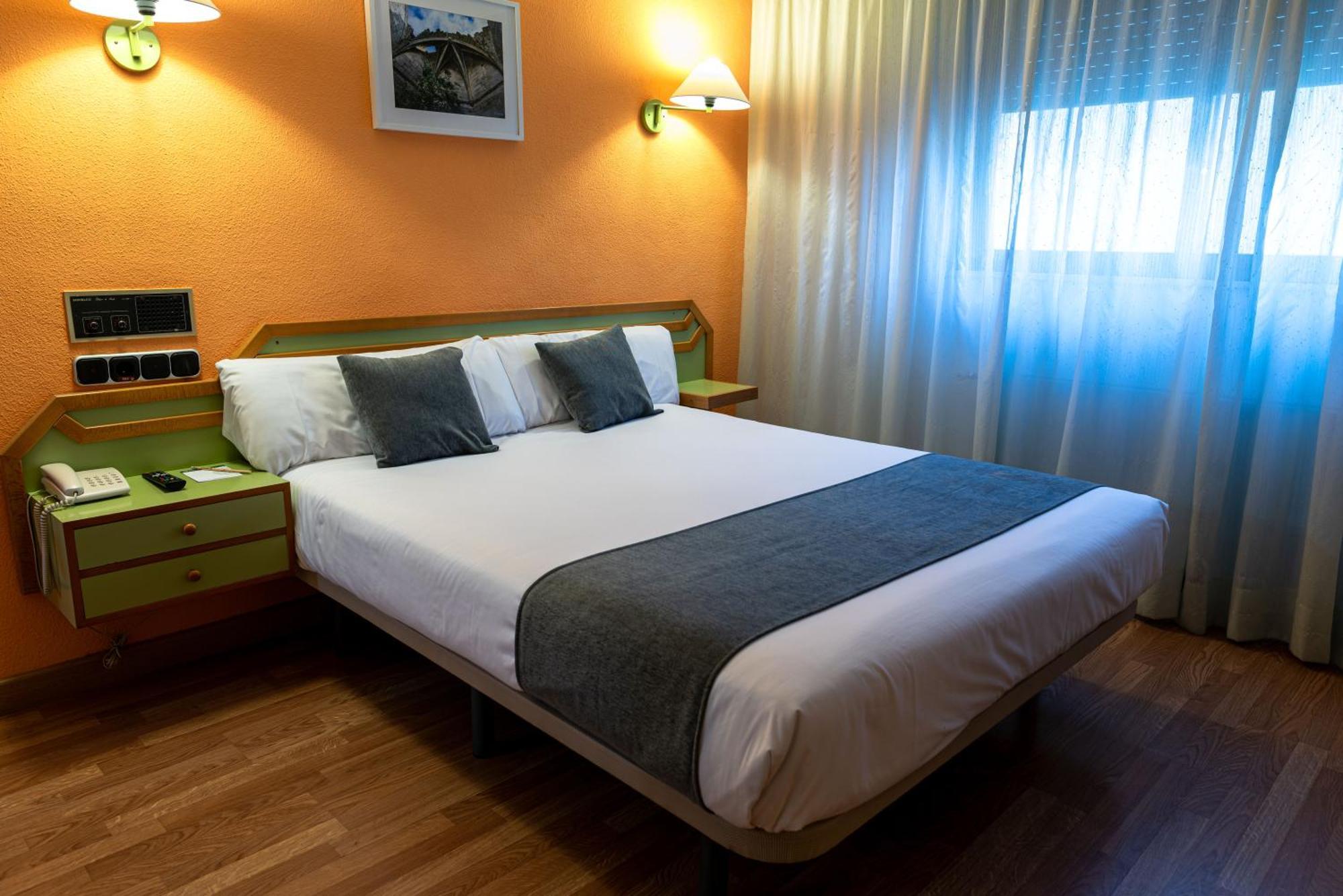 Hotel Alda Ґіхуело Екстер'єр фото