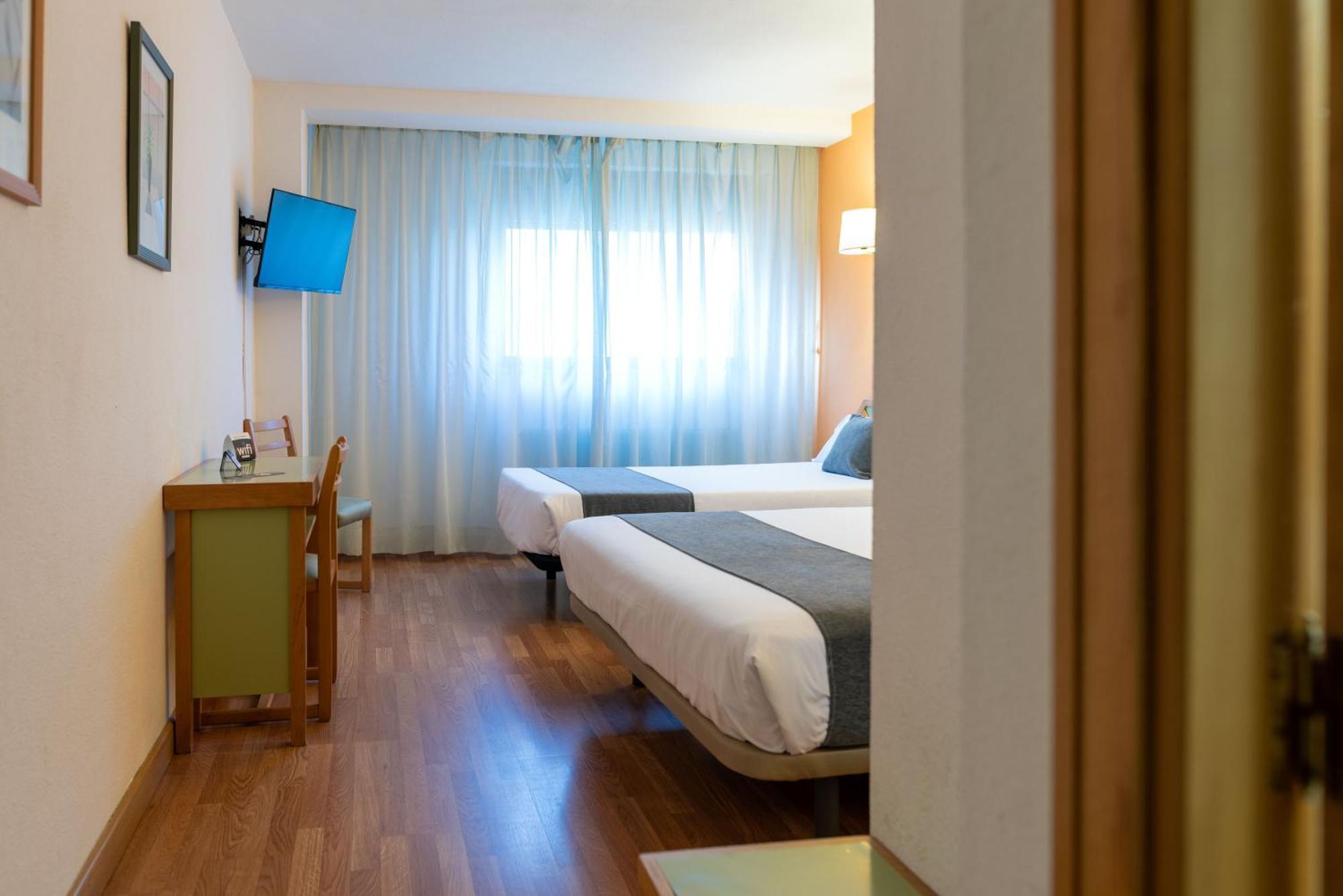 Hotel Alda Ґіхуело Екстер'єр фото