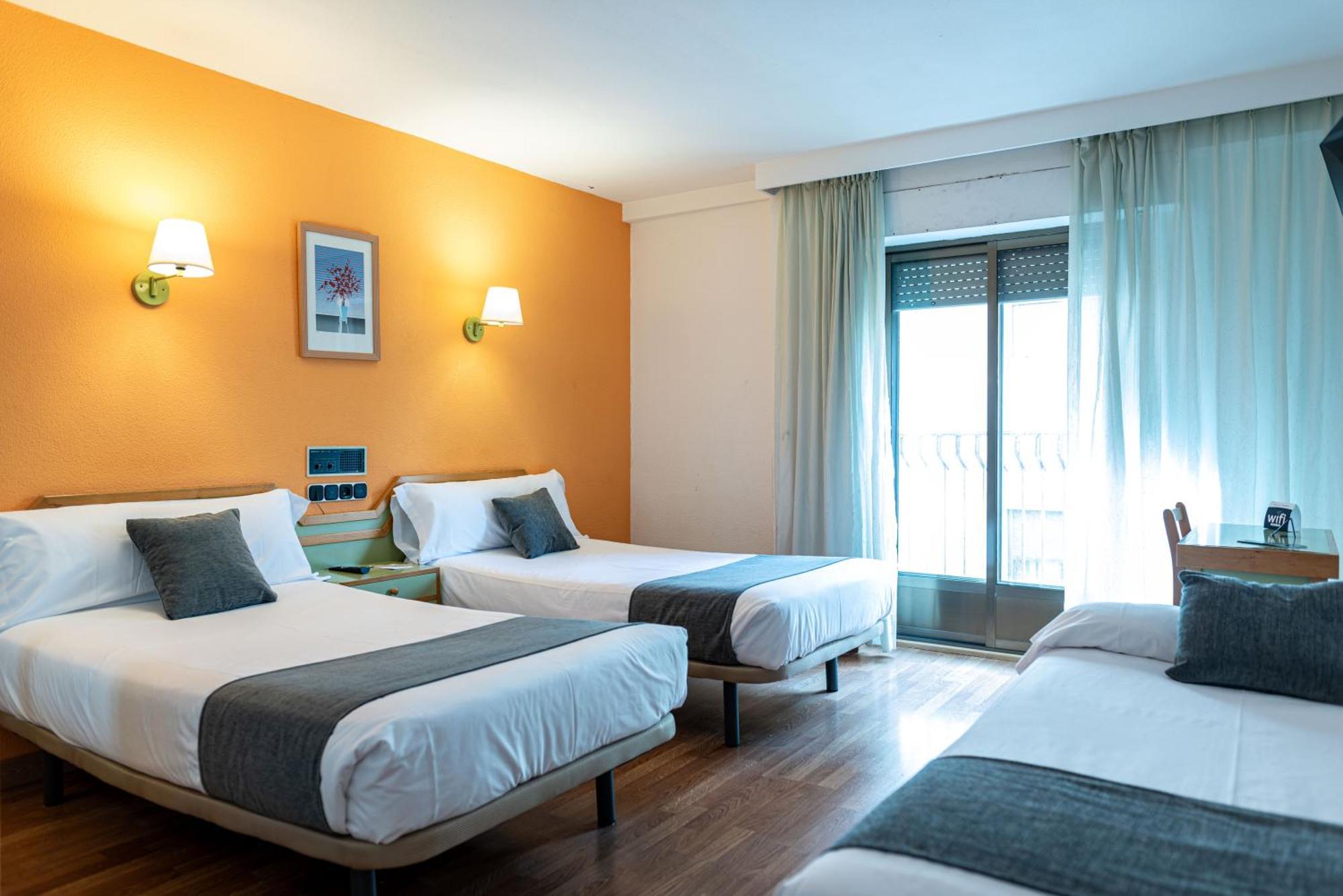 Hotel Alda Ґіхуело Екстер'єр фото