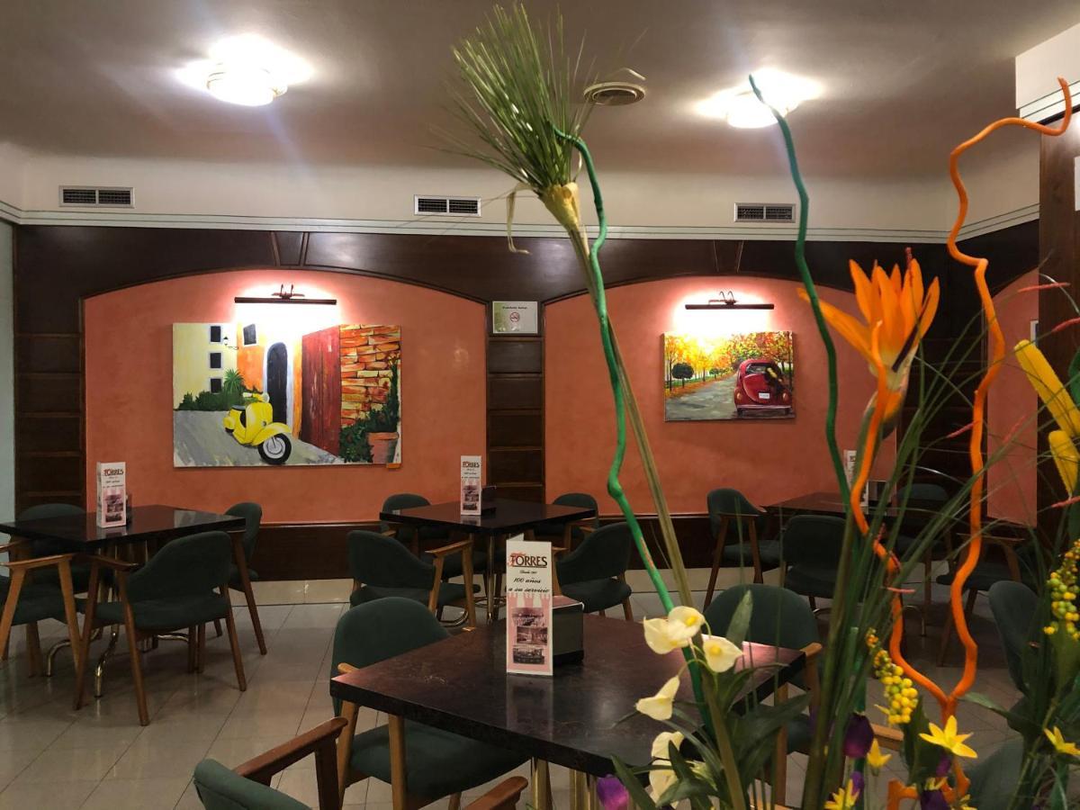 Hotel Alda Ґіхуело Екстер'єр фото